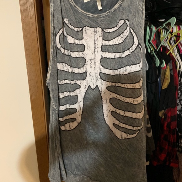 Modcloth Tops - Rib cage tank top